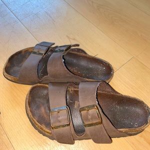 Brown birkenstocks